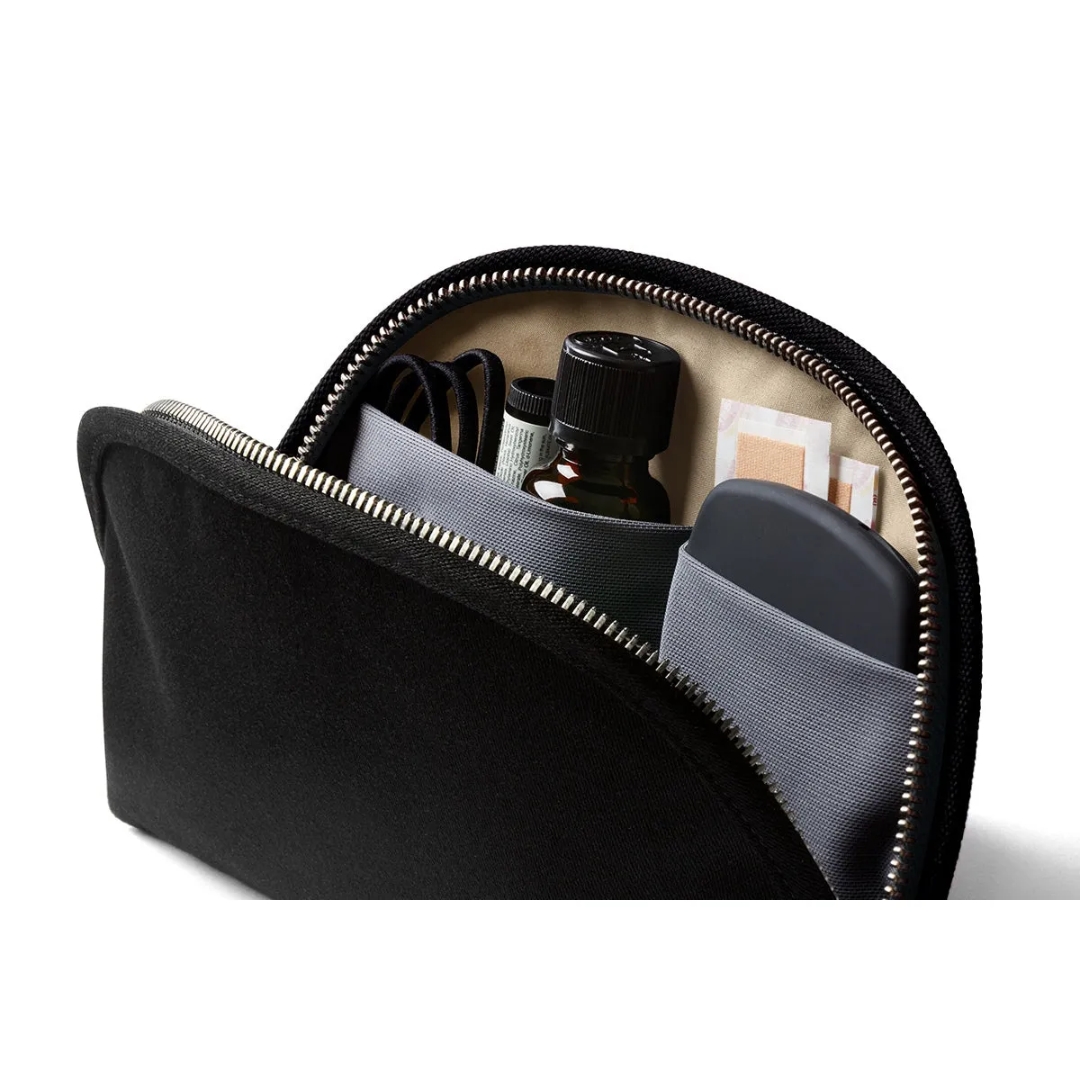 Bellroy Classic Pouch in Melbourne Black