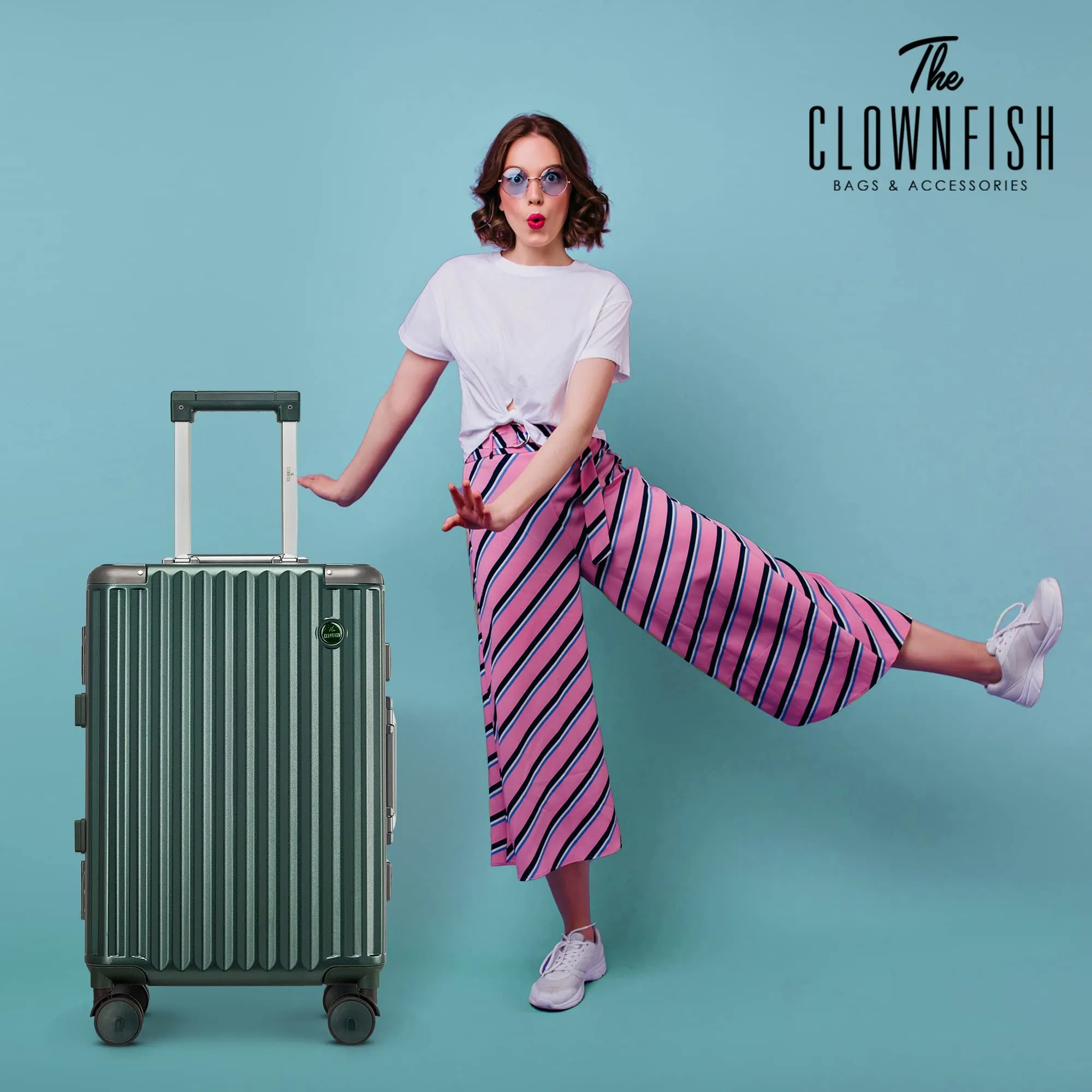 THE CLOWNFISH Stark Series Luggage PolyCarbonate Hard Case Suitcase Eight Wheel Trolley Bag with Double TSA Locks- Forest Green (Small size, 57 cm-22 inch)